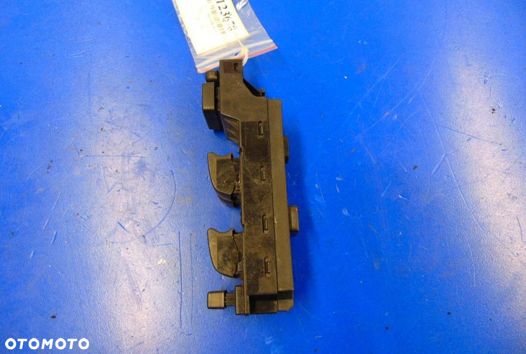 MAZDA 5 1.8 16V BENZYNA PANEL STEROWANIA SZYBAMI - 4