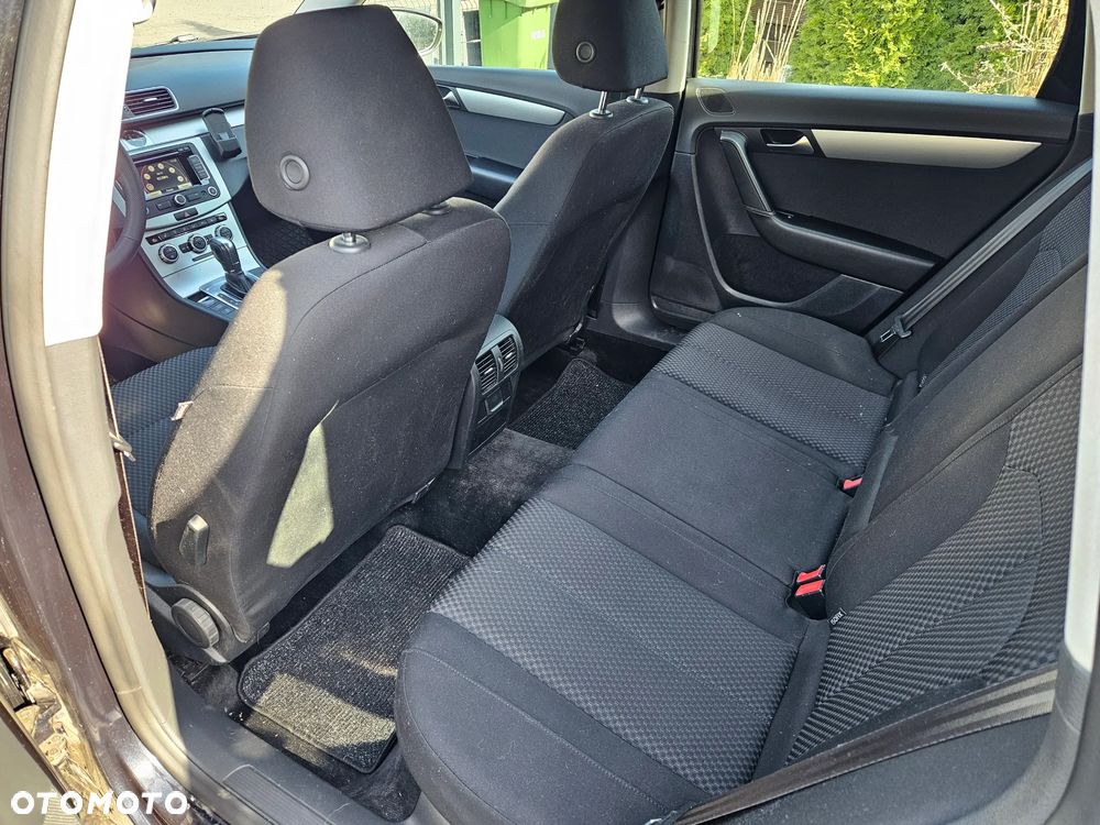 Volkswagen Passat Variant 2.0 TDI Comfortline DSG - 9