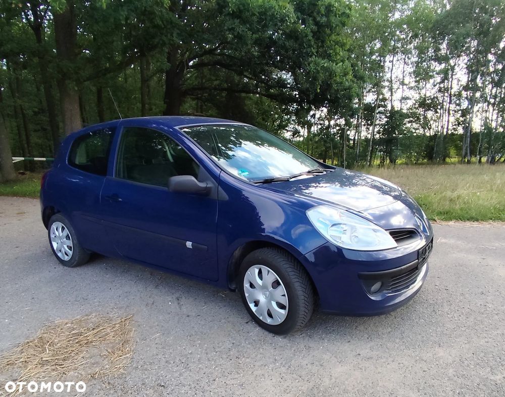 Renault Clio 1.2 16V Emotion - 9
