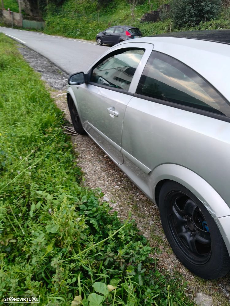 Opel Astra GTC 1.3 CDTI - 4