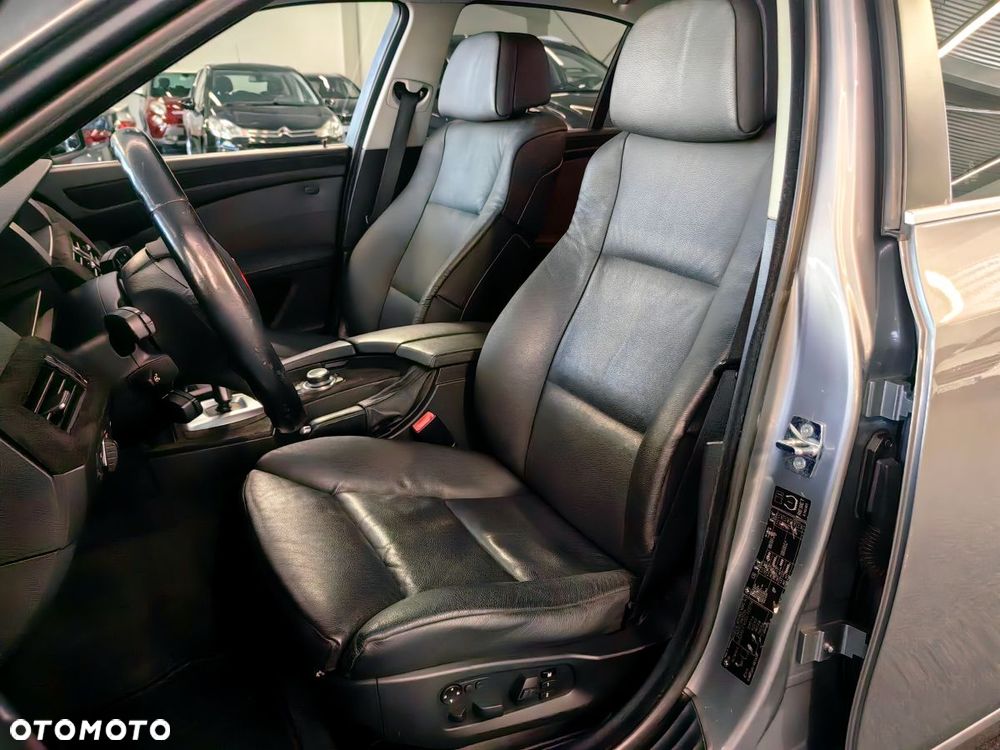 BMW Seria 5 525i Edition Exclusive - 7