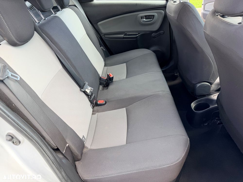 Toyota Yaris 1.5 VVT-i Selection - 11