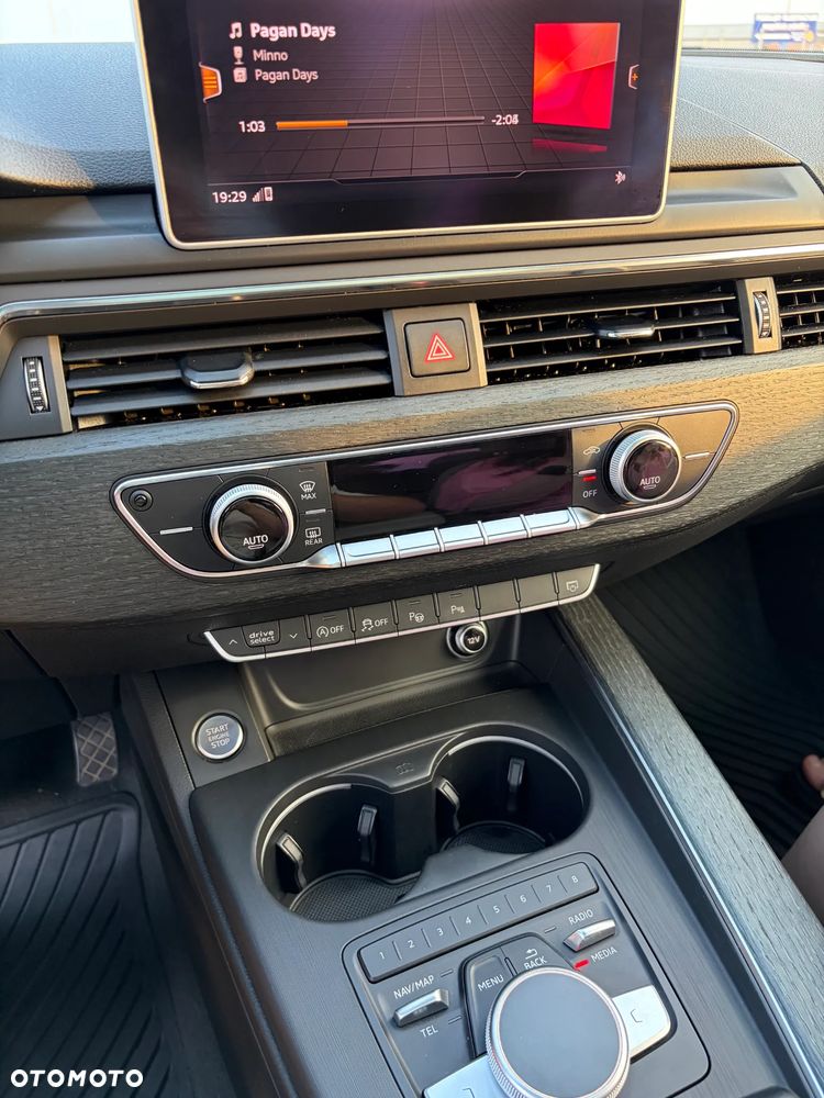 Audi A4 Limousine - 18