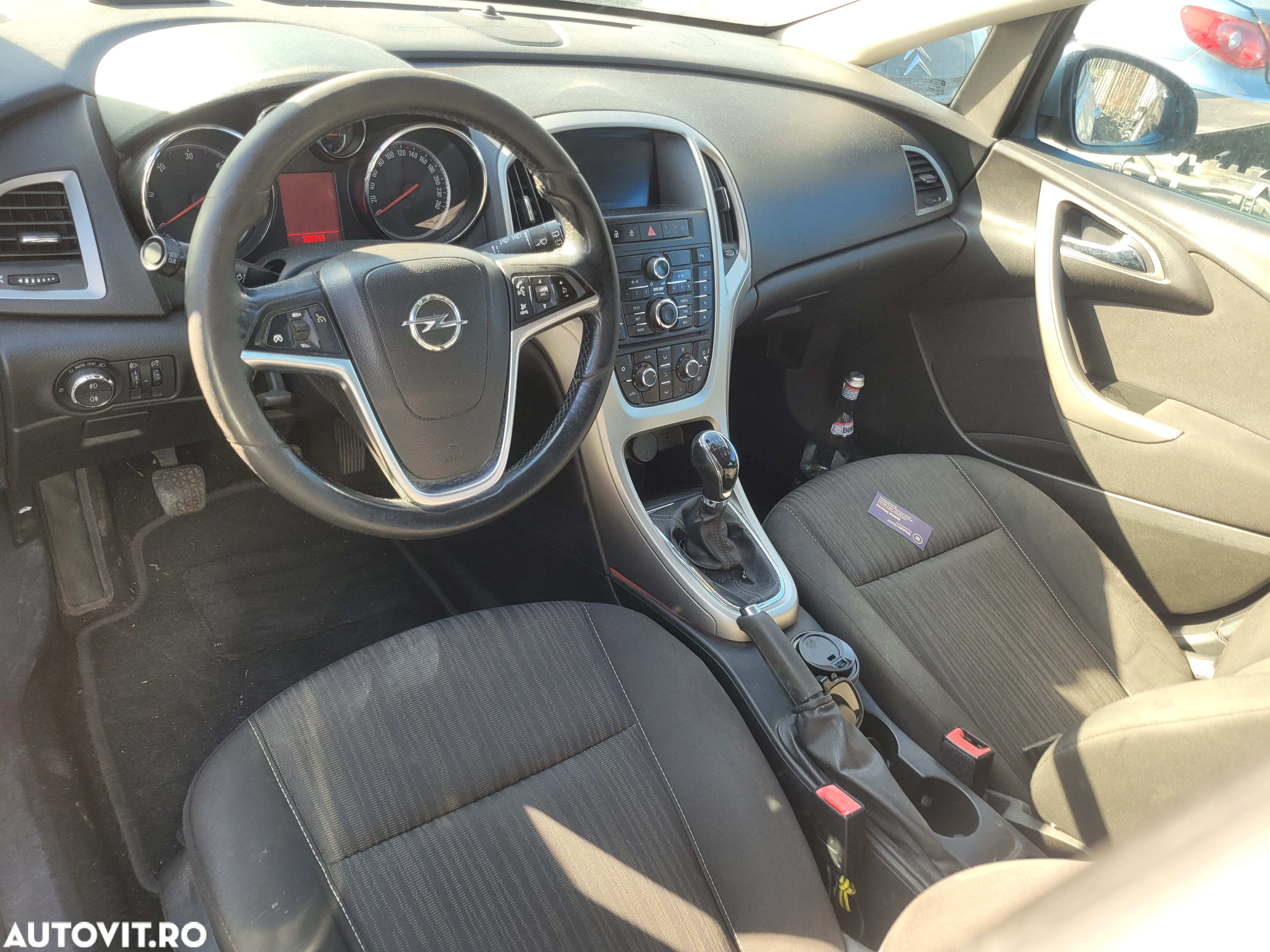 dezmembrez opel astra j,an 2012,motor 1.7 l diesel - 2