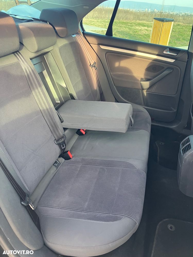 Volkswagen Jetta 1.9 TDI Comfortline DSG - 19