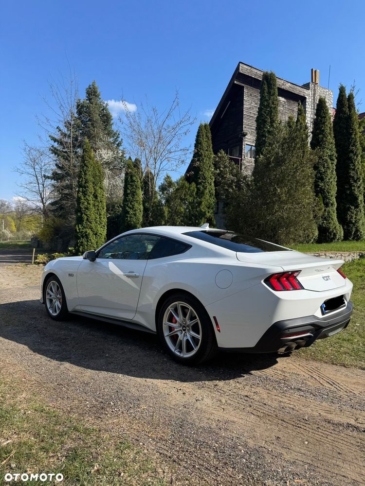 Ford Mustang - 3