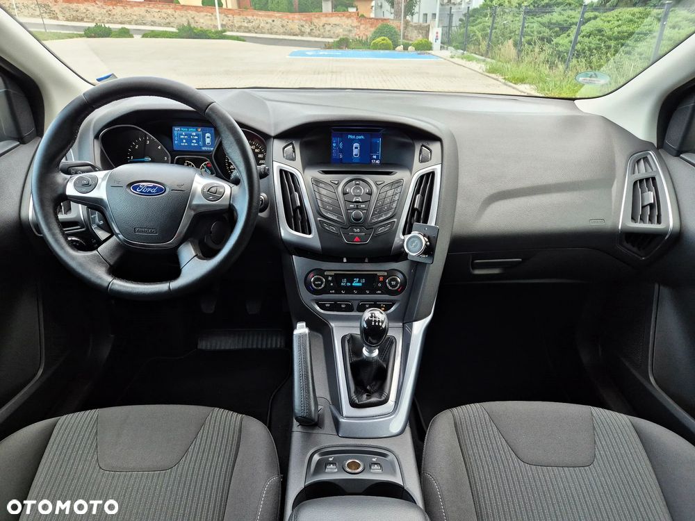 Ford Focus 2.0 TDCi DPF Titanium - 11