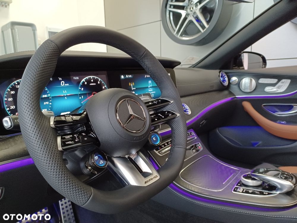 Mercedes-Benz Klasa E AMG 53 Kabriolet 4-Matic+ 9G-TRONIC - 2