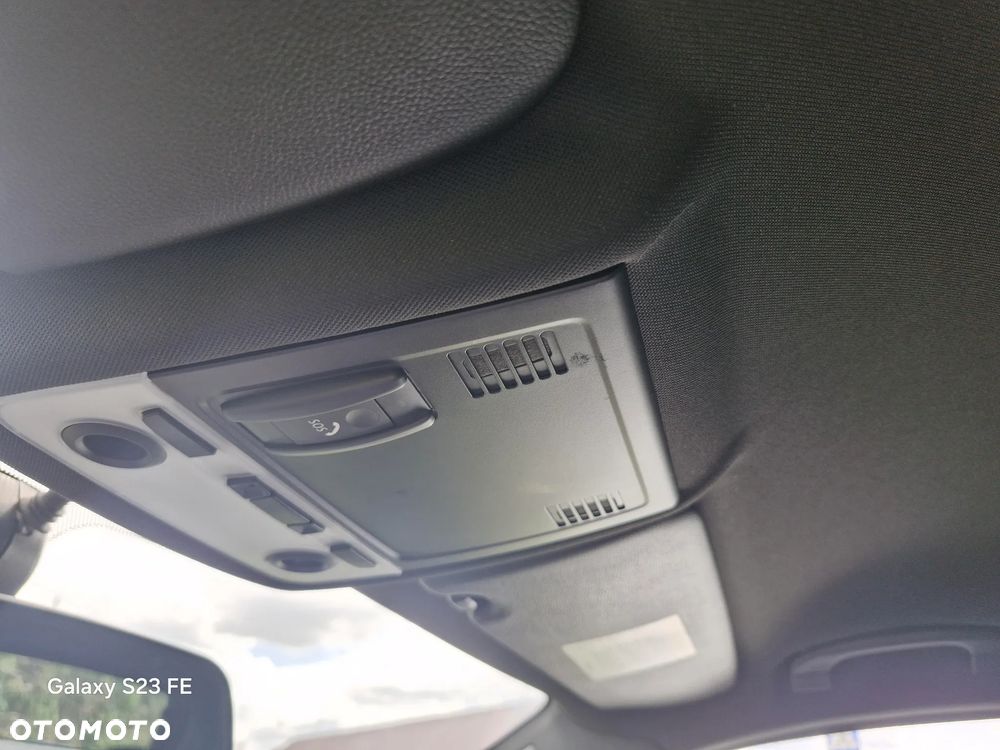 BMW X1 xDrive23d - 33