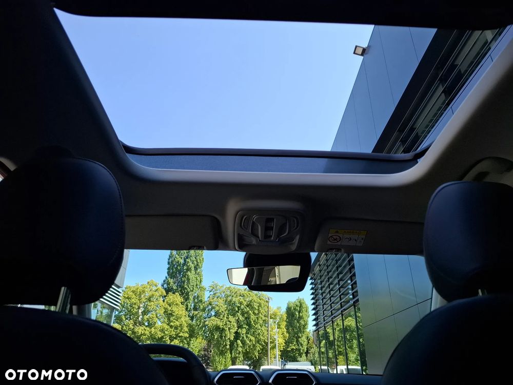 MG ZS Hybrid+ - 8