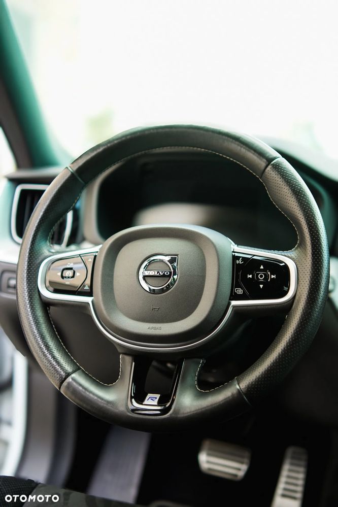Volvo XC 60 T5 AWD Geartronic RDesign - 14