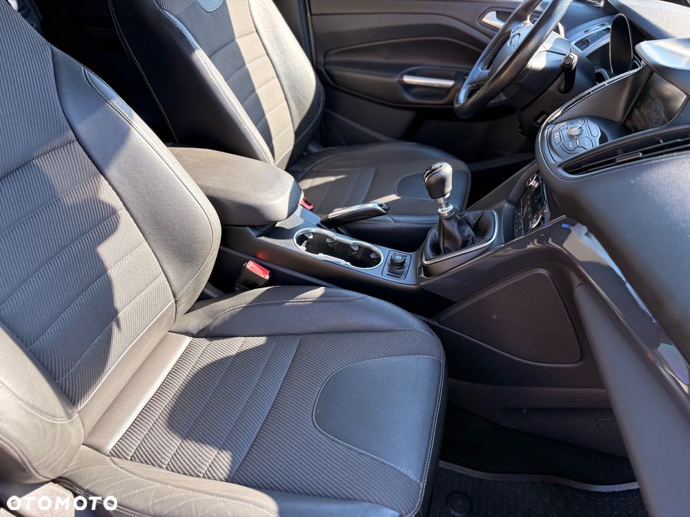 Ford Kuga 2.0 TDCi 4x2 Titanium - 20