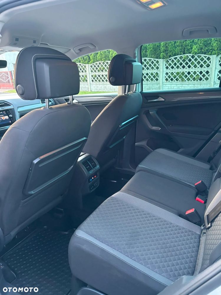 Volkswagen Tiguan - 11