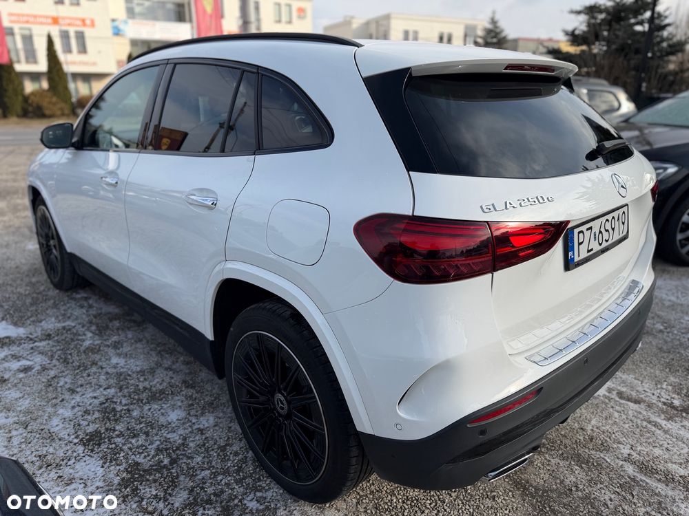 Mercedes-Benz GLA 250e AMG Line - 4