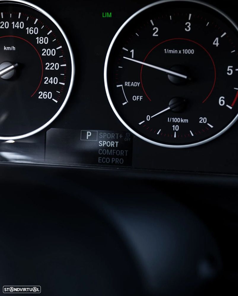 BMW 318 d Auto Pack M - 12