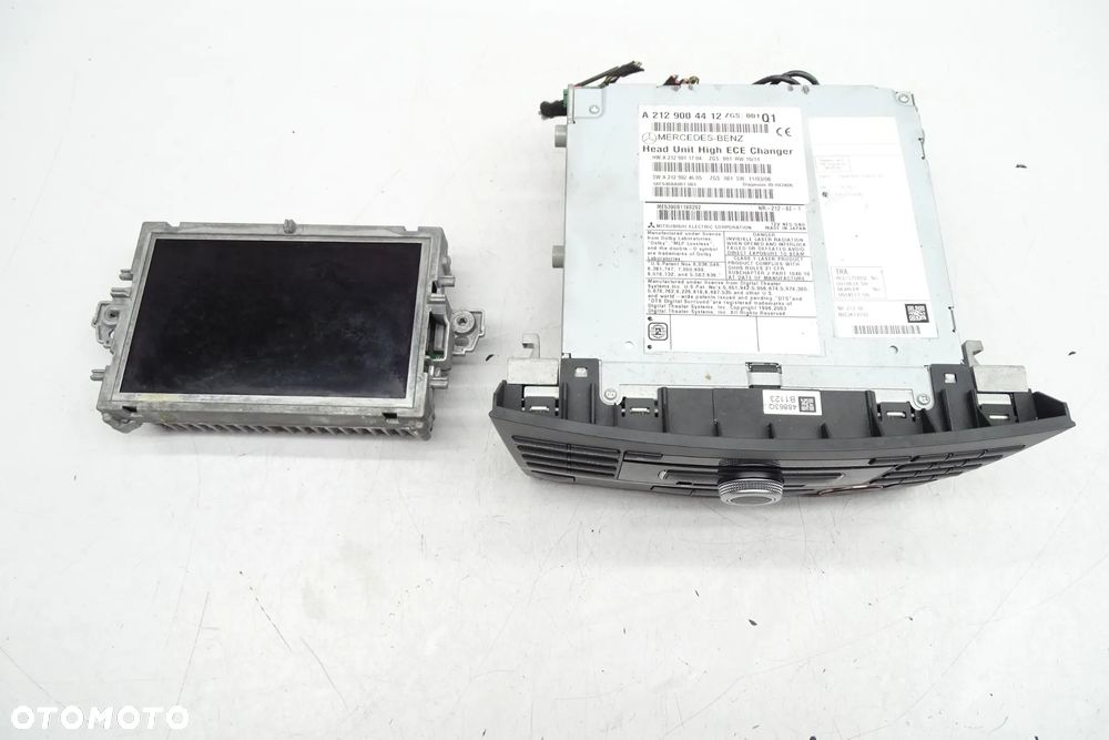 Mercedes E Klasa W212  Radio nawigacja z wyświetlaczem 2129004412  21219005000 - 3