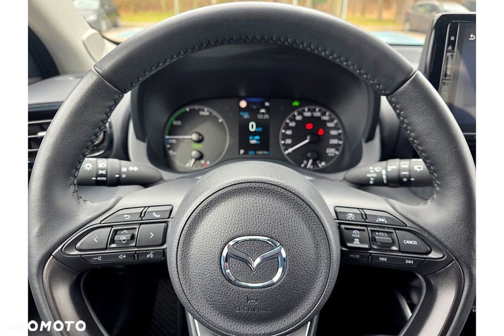 Mazda 2 Hybrid - 9