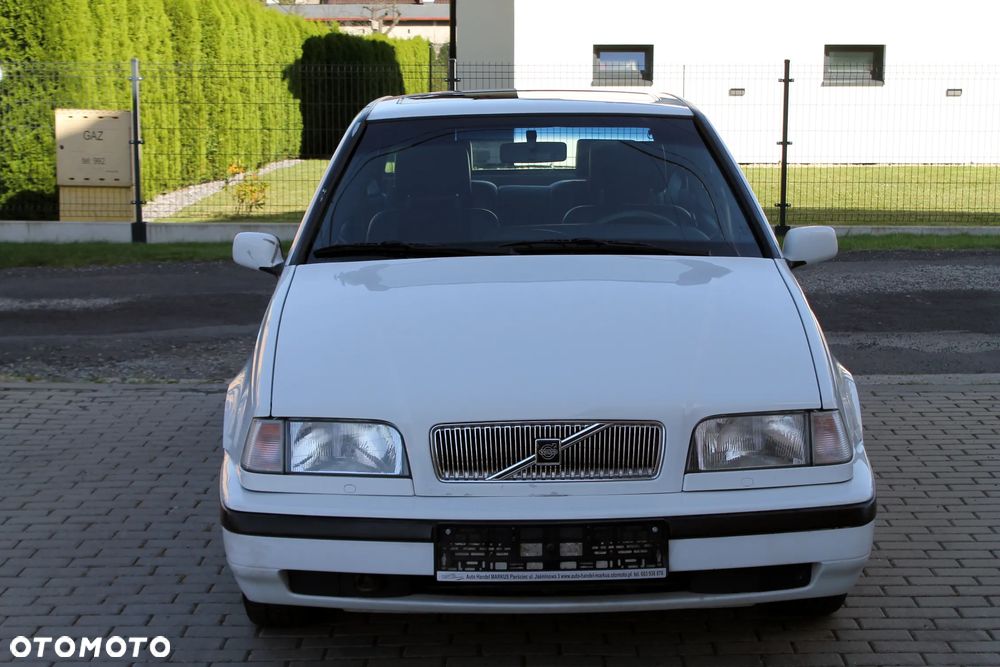Volvo Seria 400 - 1
