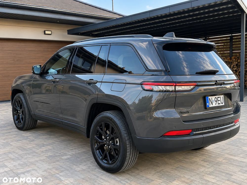 Jeep Grand Cherokee - 18
