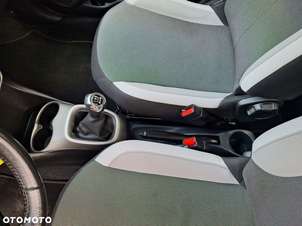 Toyota Aygo x-play touch - 24