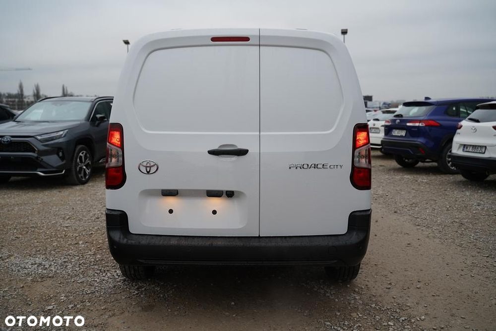Toyota Proace City 1.5 D-4D Long 2,3t Active - 7