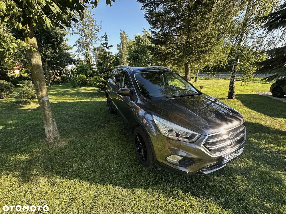 Ford Kuga 2.0 TDCi 2x4 Titanium - 4