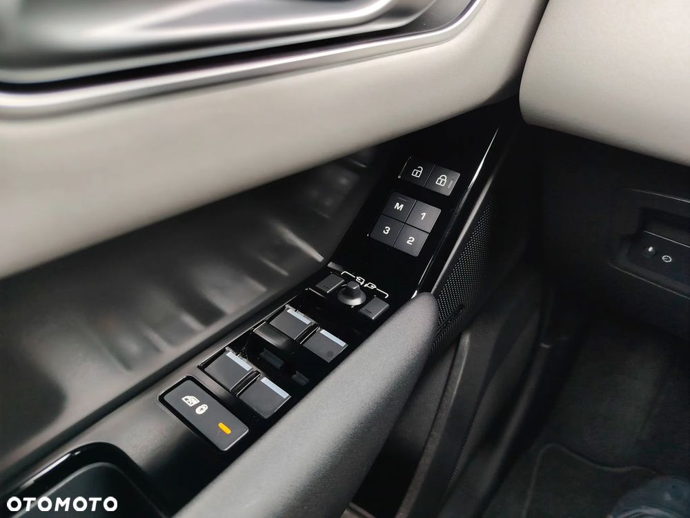 Land Rover Range Rover Velar 2.0 D200 mHEV R-Dynamic SE - 25