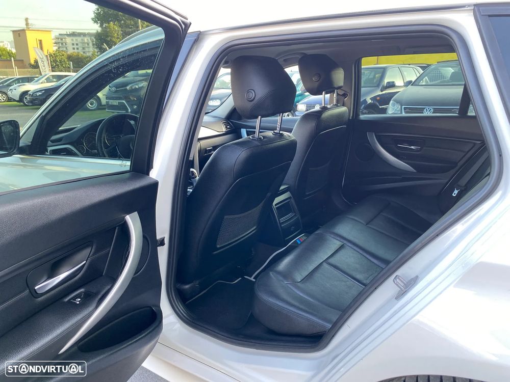 BMW 320 d Touring xDrive Line Sport Auto - 39