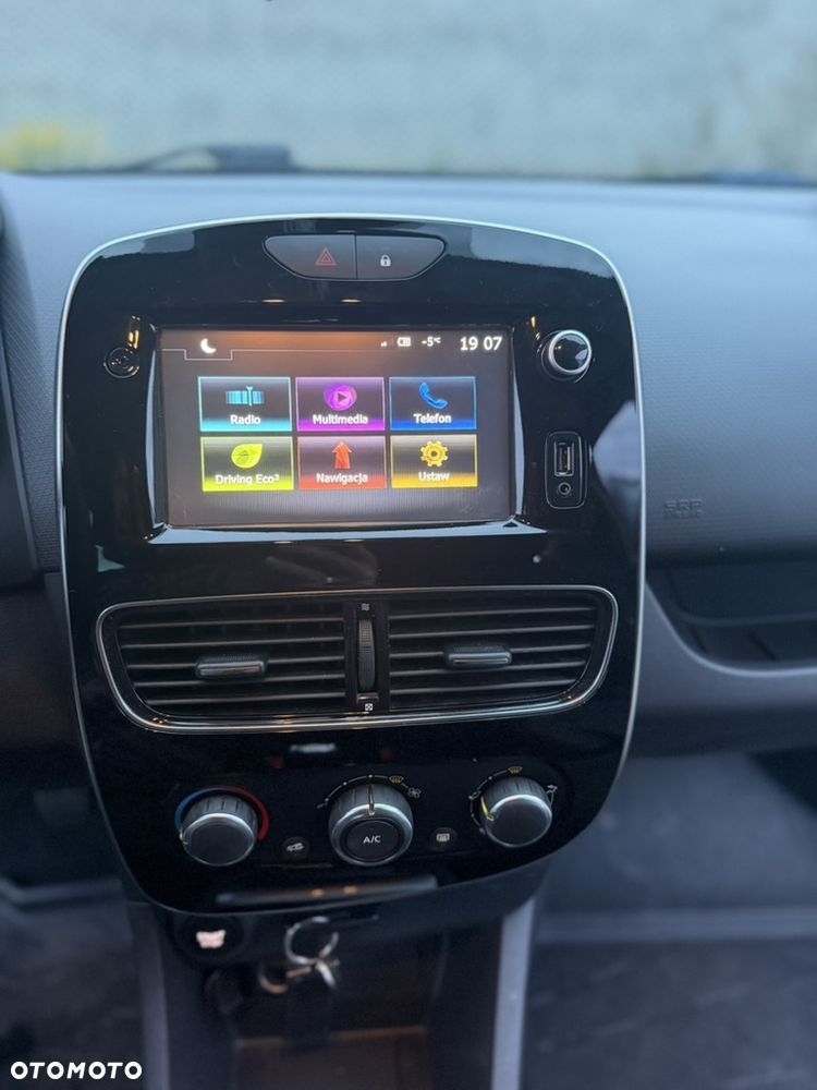 Renault Clio 1.2 16V Limited - 10