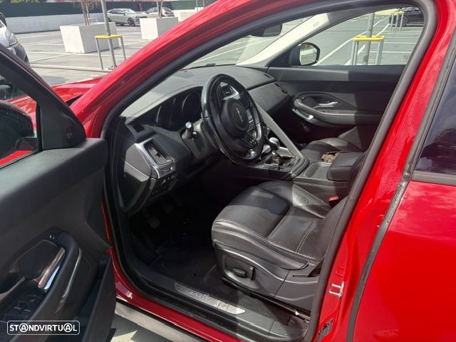 Jaguar E-Pace D150 - 4