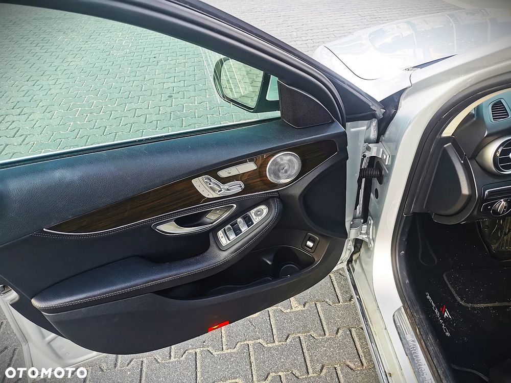 Mercedes-Benz Klasa C 300 7G-TRONIC Avantgarde - 13