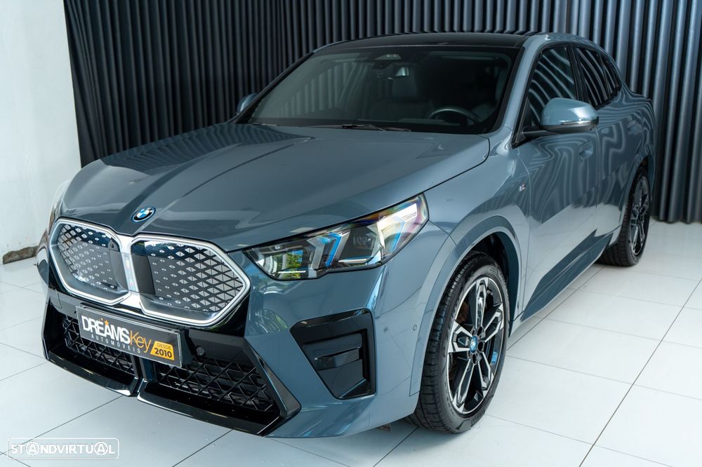BMW iX2 eDrive20 Pack Desportivo M - 11