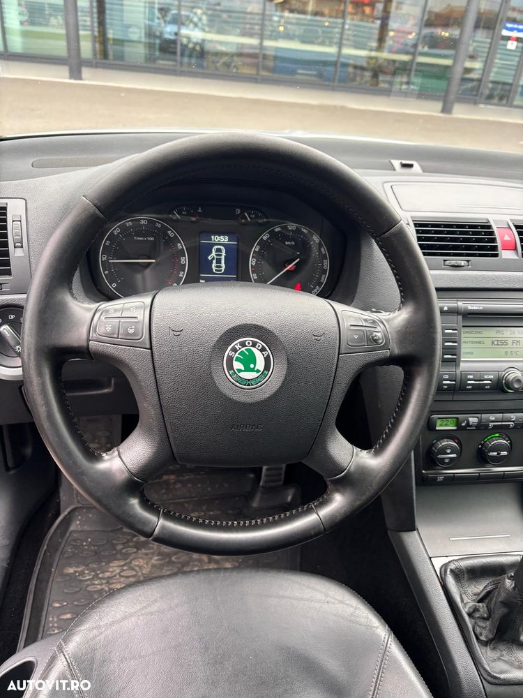 Skoda Octavia Combi 2.0 TDI DPF Scout 4x4 - 18