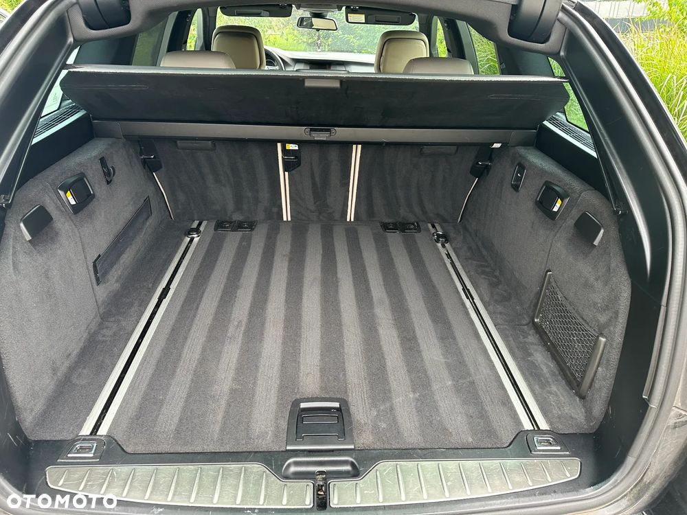 BMW Seria 5 520d Luxury Line - 29
