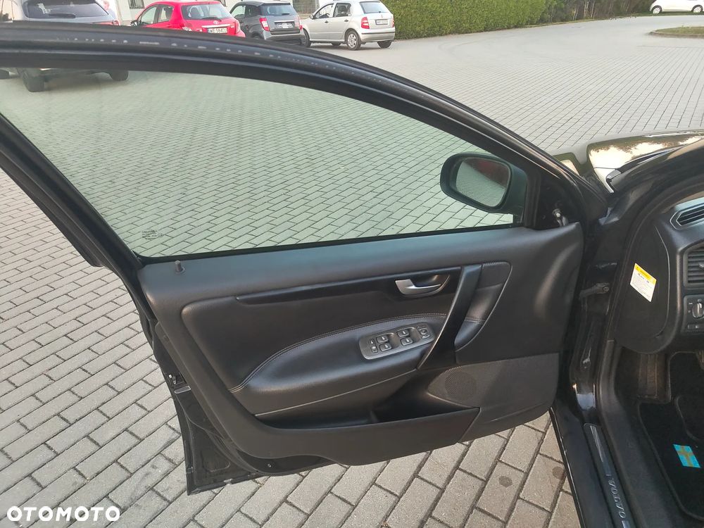 Volvo S60 2.4 T - 16