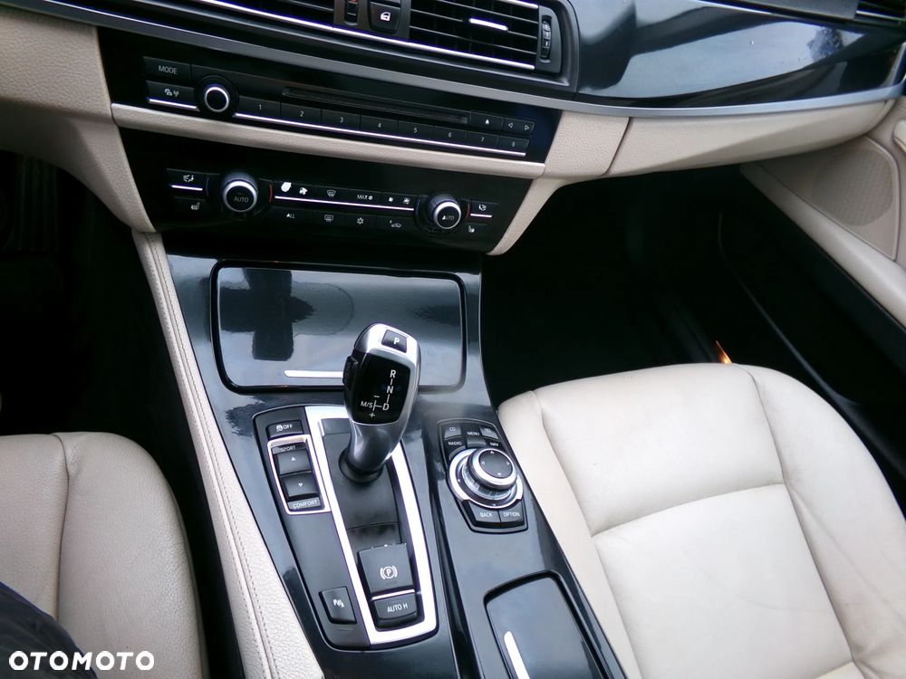 BMW Seria 5 520d Sport-Aut - 14