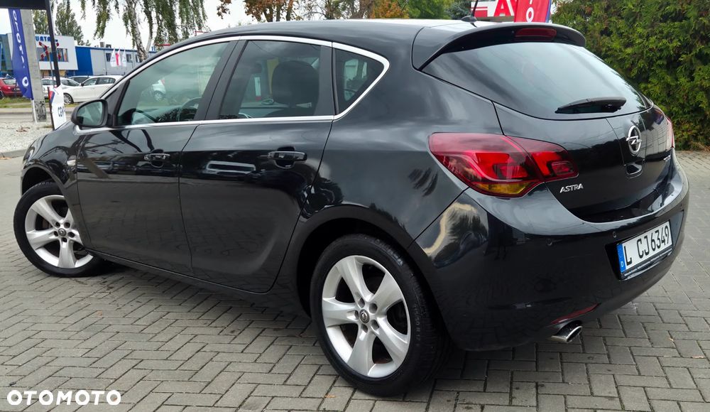 Opel Astra 2012