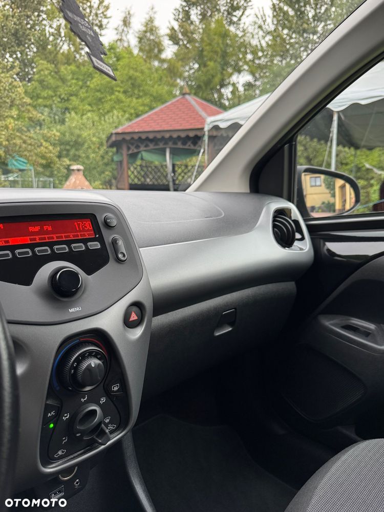 Toyota Aygo x-play - 19