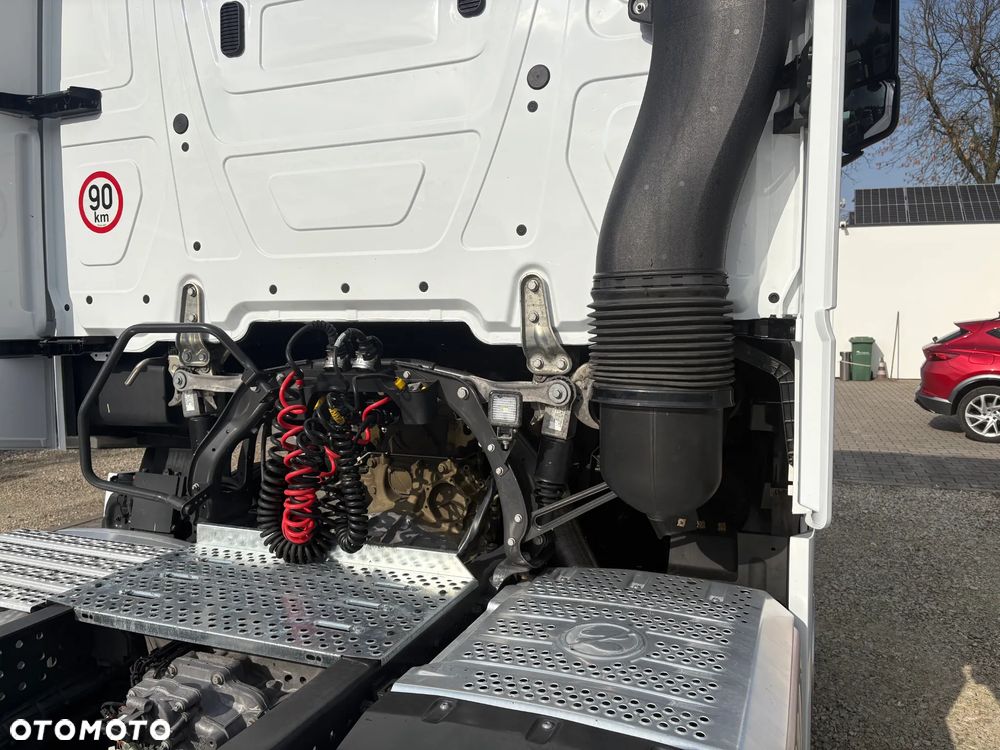 Mercedes-Benz Actros L - 8