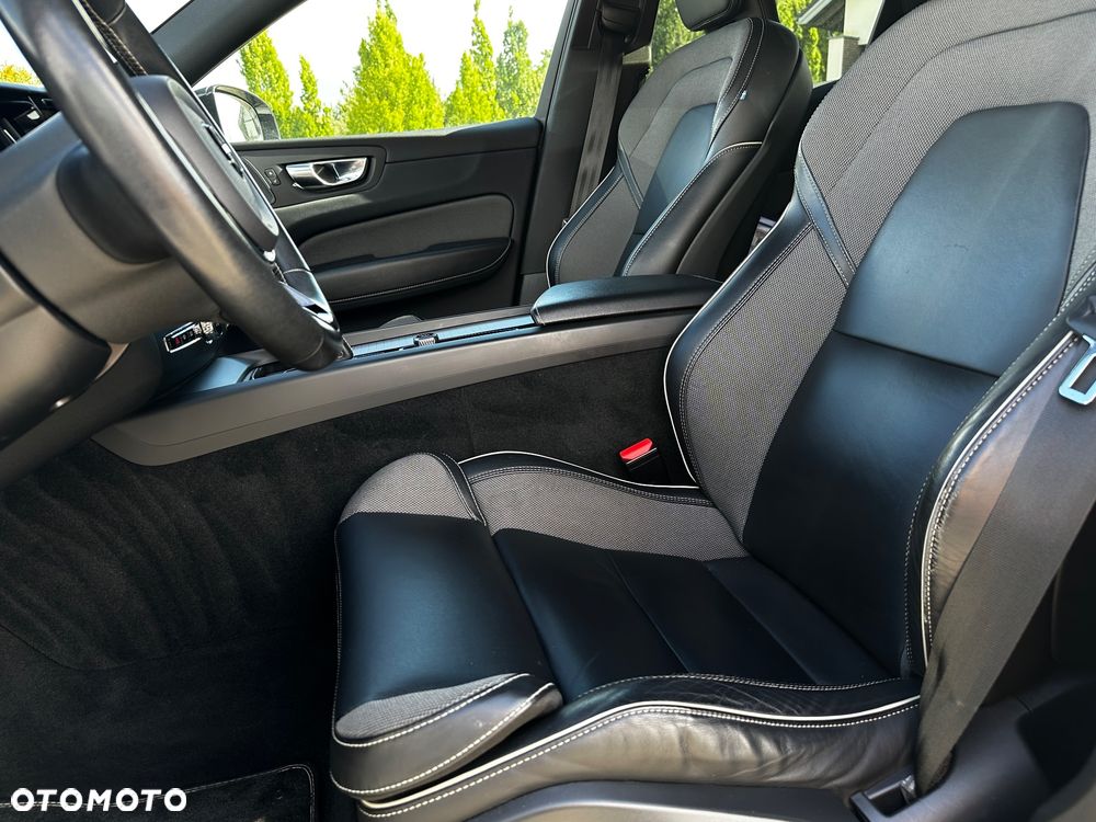 Volvo XC 60 B4 B R-Design - 23