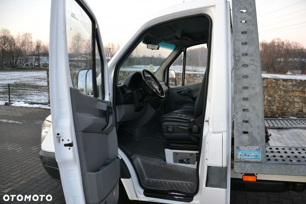 Mercedes-Benz Sprinter - 13