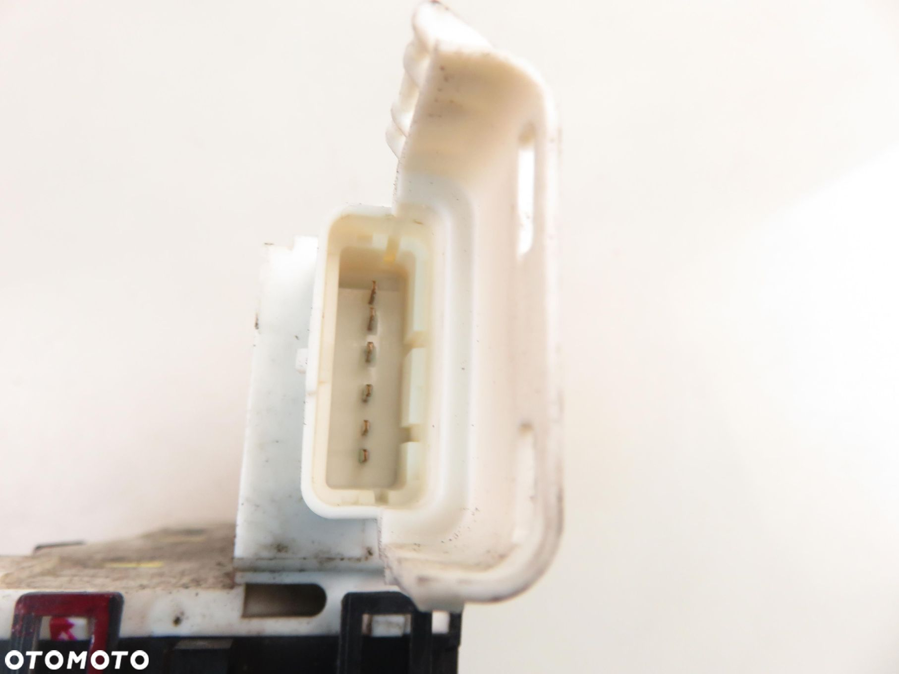 ZAMEK PRAWY PRZEDNI CITROEN C4 I 9660700680F - 9