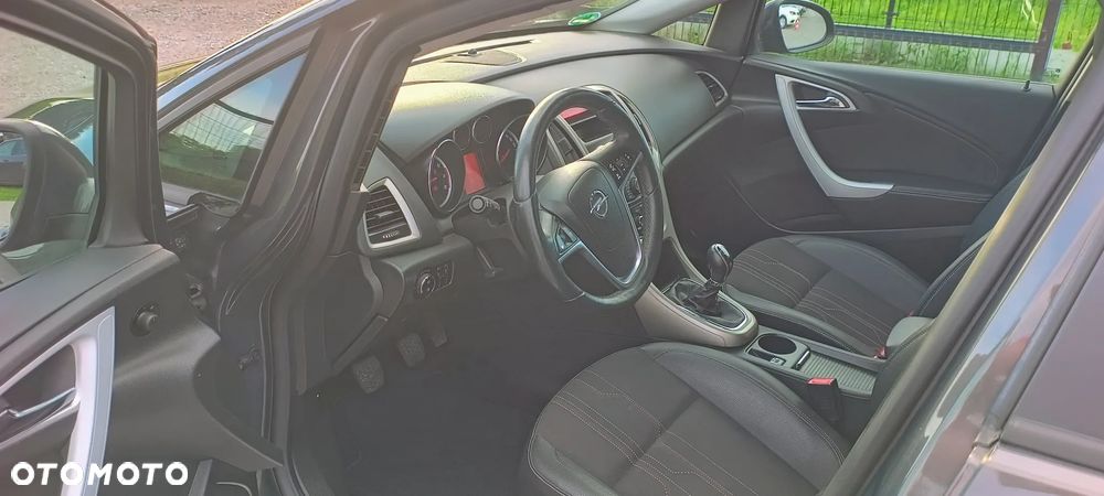 Opel Astra 1.4 Turbo 150 Jahre - 16