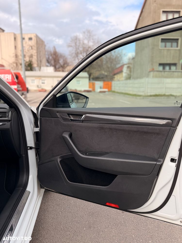 Skoda Superb 2.0 TDI DSG Sportline - 26