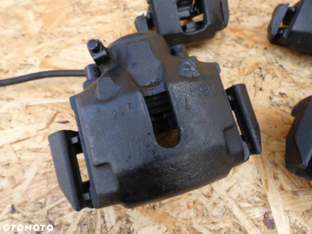 BMW 6 E24 635CSI ZACISKI PRZÓD TYŁ  KOMPLET - 3