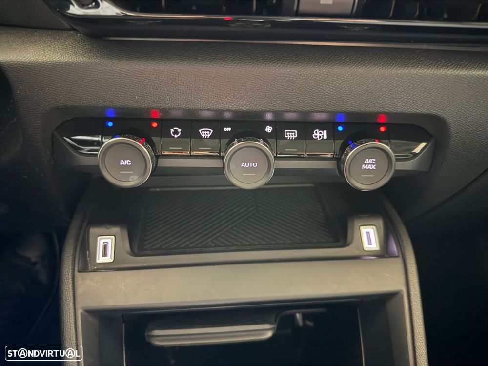 Citroën C4 1.2 PureTech Plus EAT8 - 24