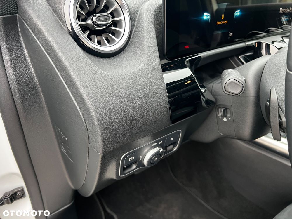 Mercedes-Benz GLA 250 4Matic 7G-DCT AMG Line - 23