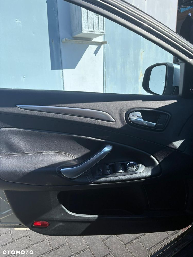 Ford Mondeo 2.0 Titanium - 13