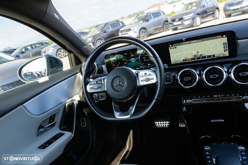 Mercedes-Benz A 250 e AMG Line - 21
