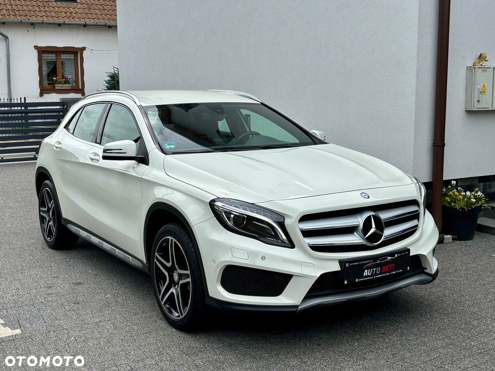 Mercedes-Benz GLA 180 AMG Line - 9